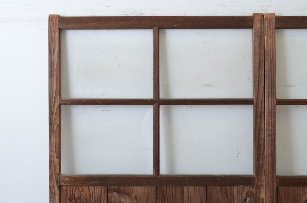 アンティーク建具　レトロな雰囲気のガラス窓付き両開き扉(ドア、木製ドア、ガラスドア、開き戸)(R-065492)