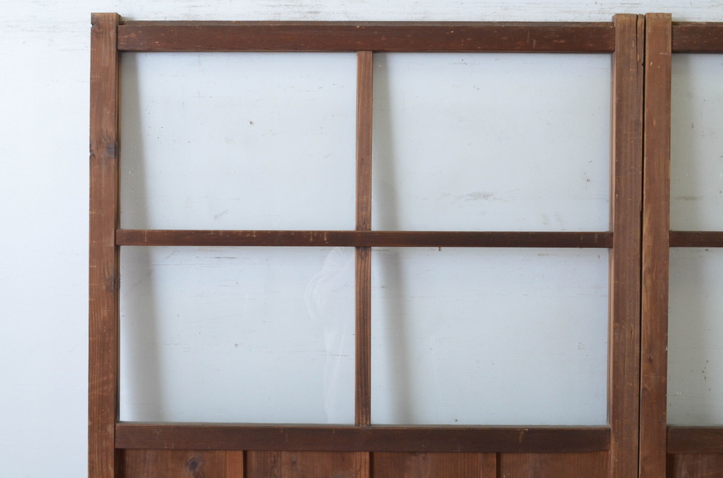 アンティーク建具　レトロな雰囲気のガラス窓付き両開き扉(ドア、木製ドア、ガラスドア、開き戸)(R-065492)