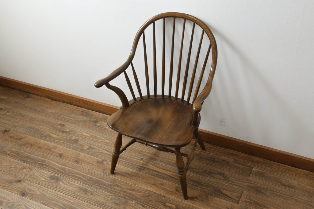 中古　柏木工　ゆったりとした座り心地が魅力的なウィンザーチェア1脚(ウインザーチェア、アームチェア、かしわ木工、KASHIWA、板座チェア、椅子、イス)(R-073558)