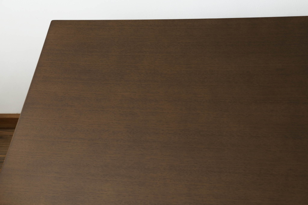 中古　美品　CONDE HOUSE(カンディハウス)　WING LUX(ウイングラックス)シリーズ　ウォールナット材　スタイリッシュなデザインが魅力のダイニングテーブル(定価約31万円)(食卓、4人掛け)(R-071065)