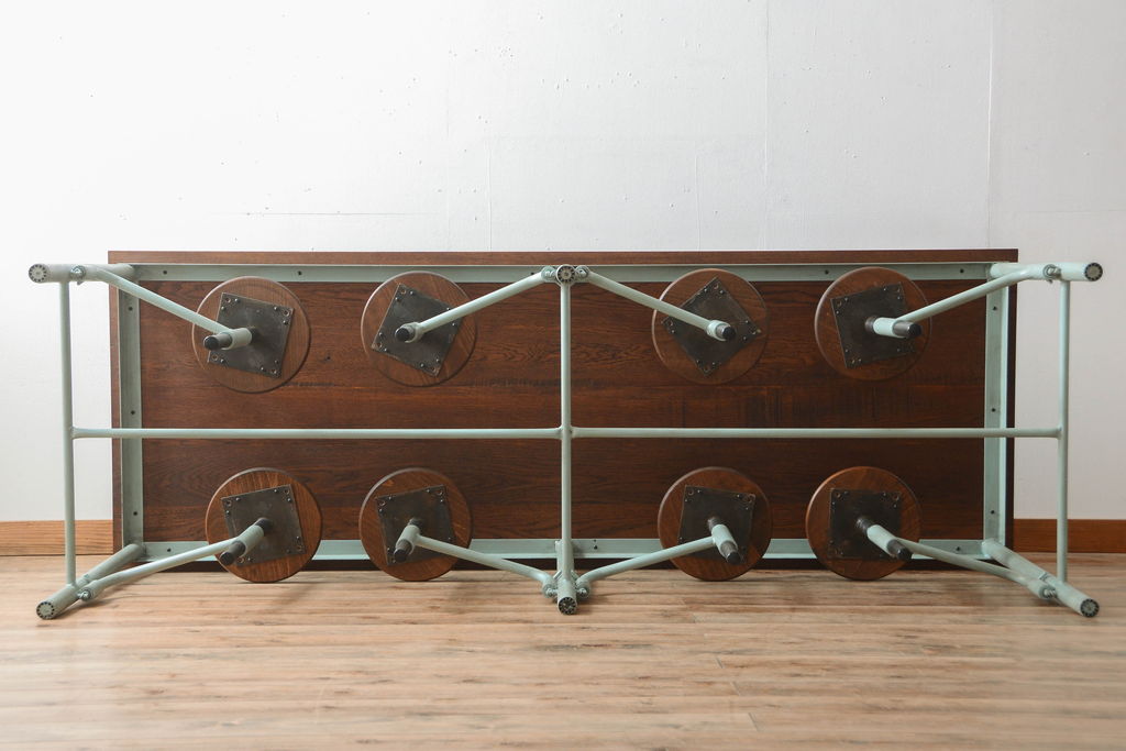 ラフジュ工房オリジナル　ユニークなデザインが魅力的な格納スツール8脚付きテーブル(8人用ダイニングテーブル、作業台、ワークスペース)(R-060177)