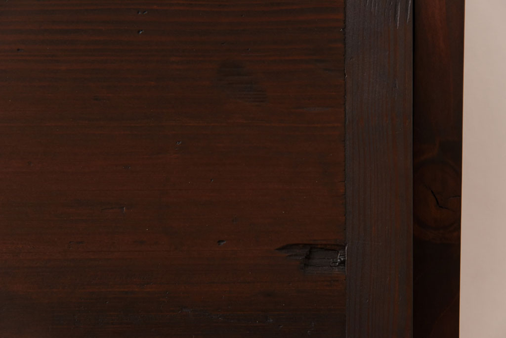 アンティーク家具　リメイク品　前面松材　古材の風合いが味わい深いパタパタ扉のキャビネット(戸棚、下駄箱、収納棚)(3)