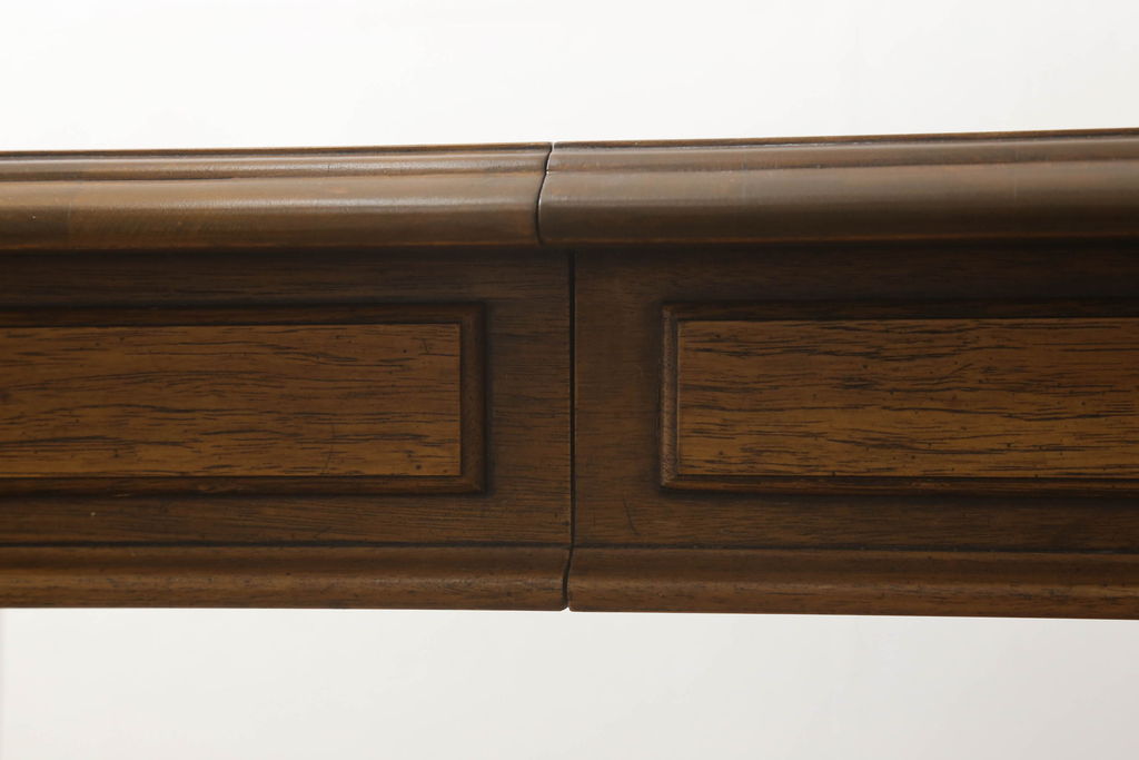 中古　DREXEL HERITAGE(ドレクセルヘリテイジ)　マホガニー材　品のある佇まいと幕板のデザインがすてきなダイニングテーブル(4人掛け、6人掛け)(R-060552)