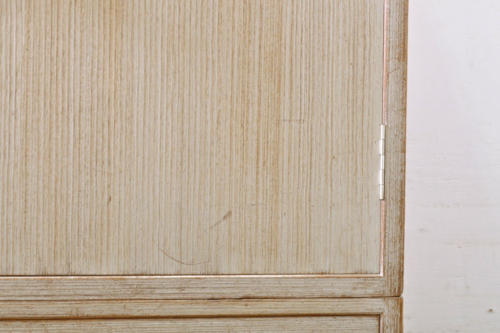 中古　伝統工芸士　頓所芳男作　かくし付き　煌びやかな金具が美しい桐箪笥(胴厚、桐たんす、和タンス、衣装箪笥、収納箪笥、着物箪笥)(R-060432)