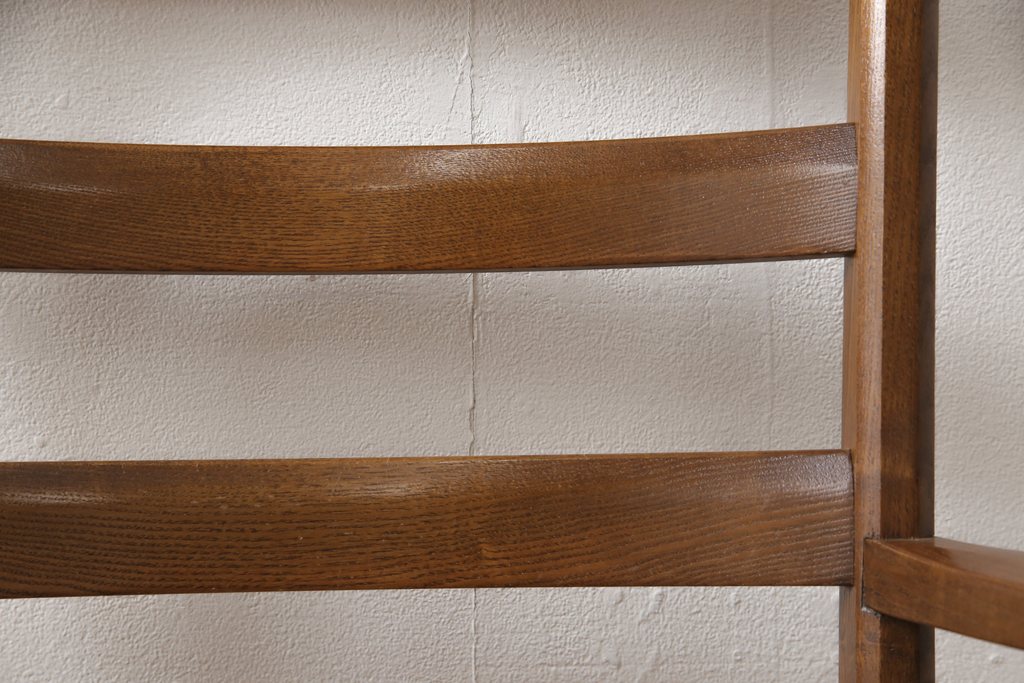 イギリスヴィンテージ　G-PLAN(ジープラン)　ニレ材　木の温もりが感じられるアームチェア(椅子、イス、ダイニングチェア、ビンテージ)(R-056398)