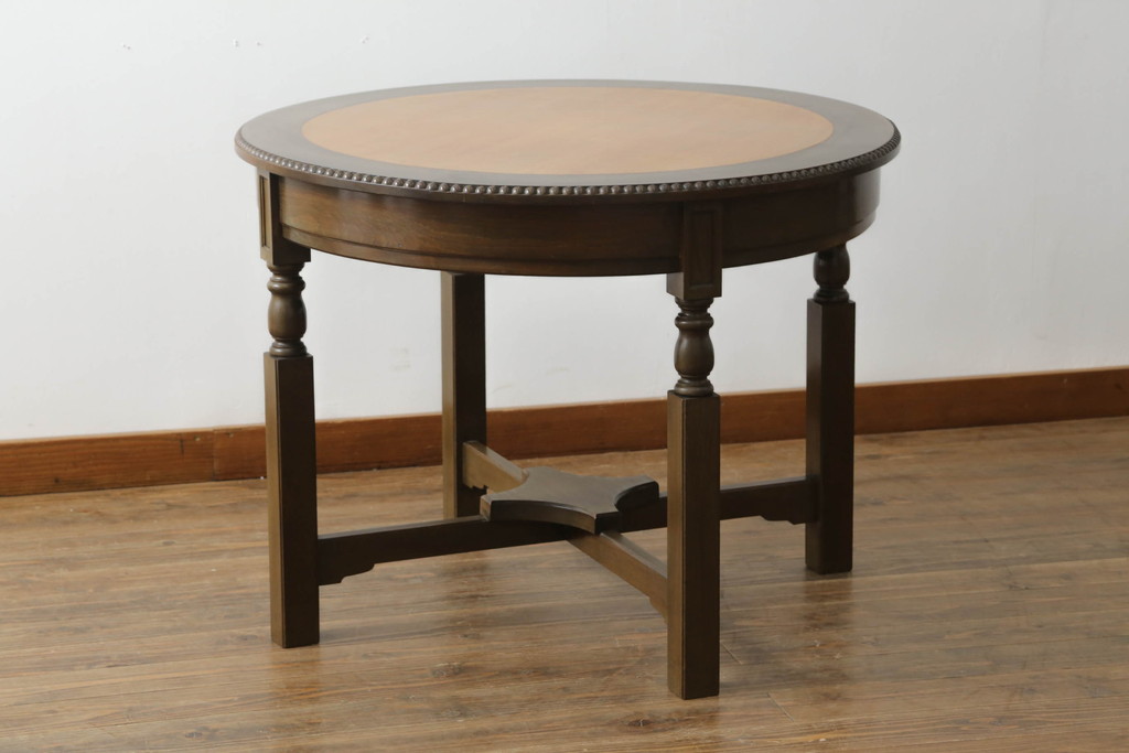 和製アンティーク　古い洋館で使われていた大正ロマンの雰囲気漂うカバ材のラウンドテーブル(丸テーブル、コーヒーテーブル、サイドテーブル)(R-068665)