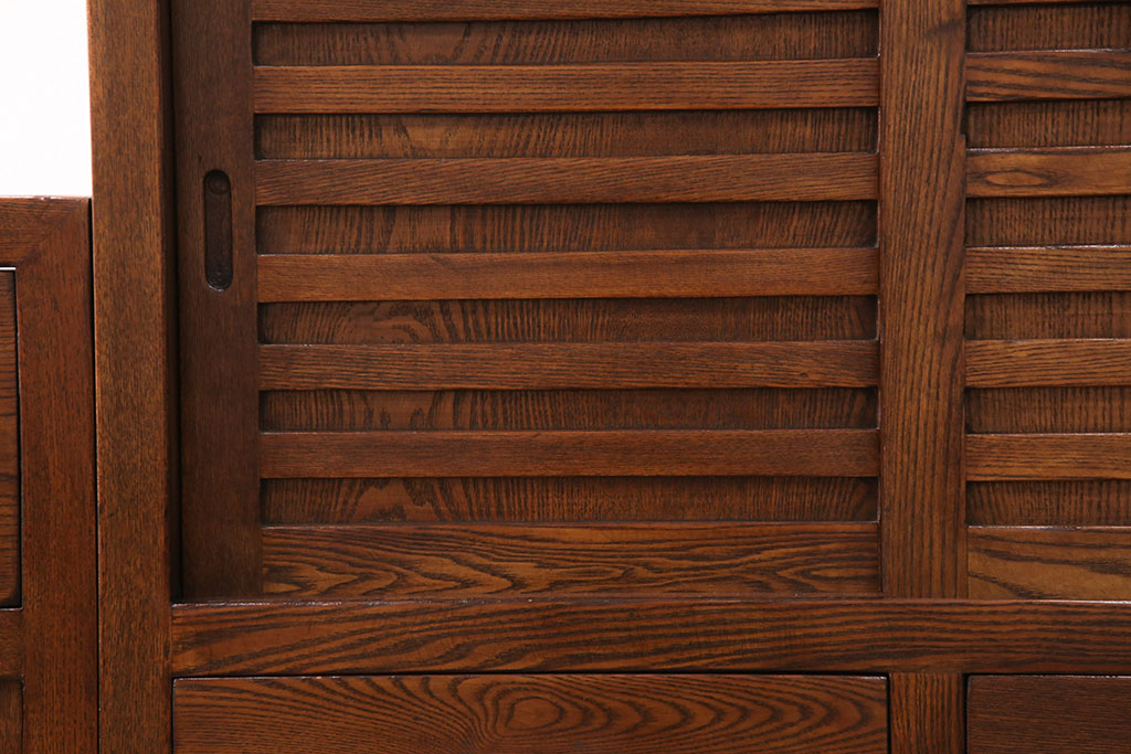 和製ヴィンテージ　総ニレ材　お部屋に取り入れやすいサイズが魅力的な民芸階段箪笥(和箪笥、ビンテージ)(R-047571)