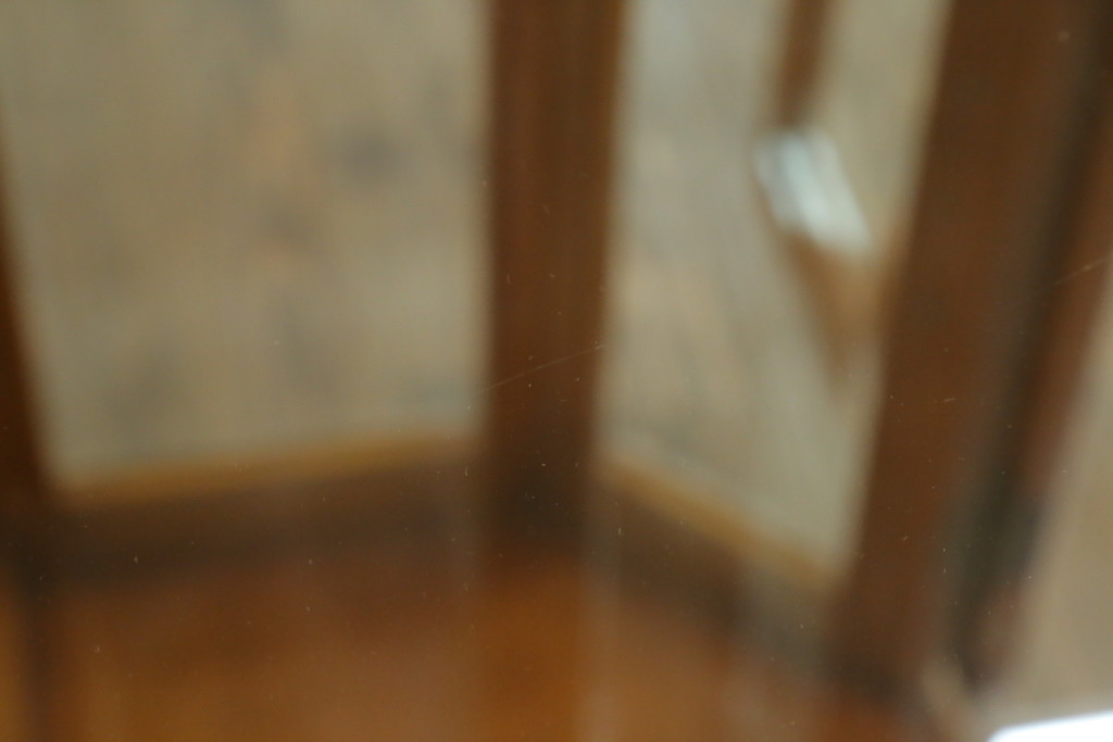 中古　横浜クラシック家具　ダニエル(Daniel)　アーリーアメリカン　A-214　温かみのある空間を演出するガラスケース(飾り棚、キュリオケース、コレクションケース、キャビネット)(定価約67万円)(R-069992)