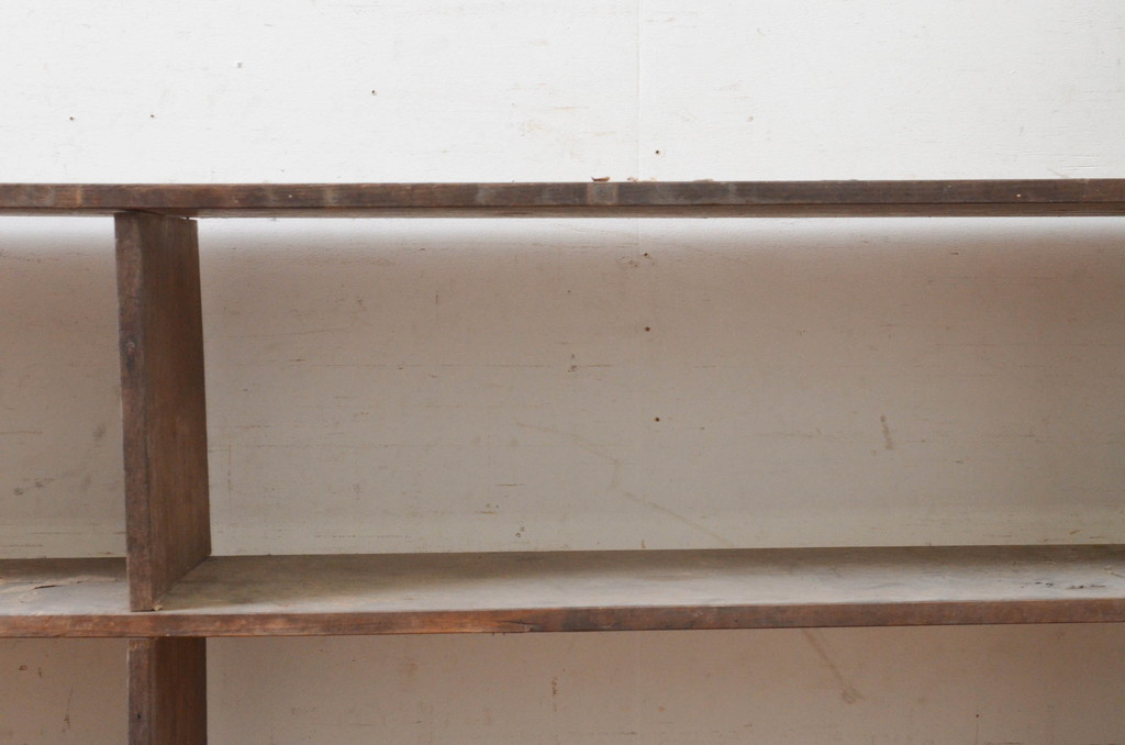 和製アンティーク　懐かしい雰囲気を醸し出す古い栗(クリ)材のオープンラック(飾り棚、本棚、ディスプレイラック、ブックシェルフ)(R-072662)