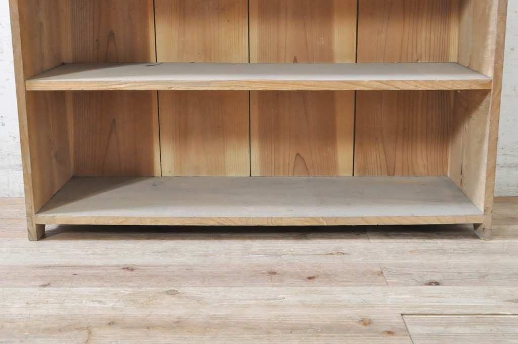和製アンティーク　古い木味が魅力のシンプルな飾り棚(オープン棚、本棚、ブックシェルフ、オープンラック、ディスプレイラック)(R-072787)