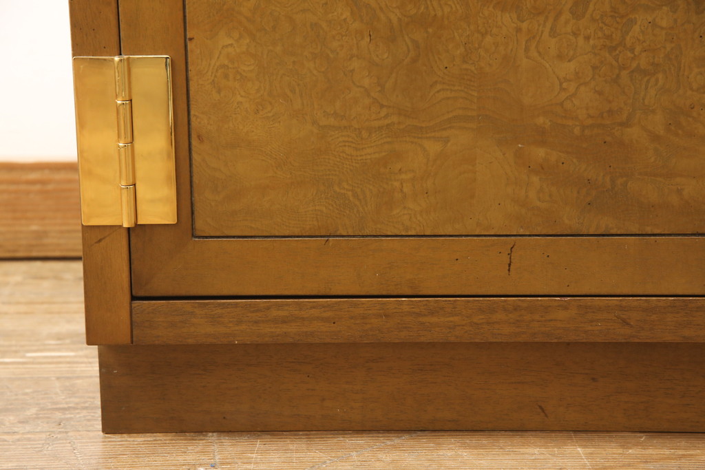 中古　カリモク家具(karimoku)　domani(ドマーニ)　Morganton(モーガントン)　ライトコニャック色のスタイリッシュなキャビネット(定価約50万円)(ガラスケース、飾り棚、陳列棚)(R-052884)