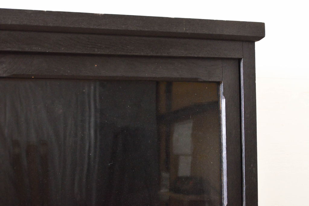 和製アンティーク　黒塗り　ゆらゆらガラスが昭和レトロな雰囲気を醸し出す重ね収納棚(戸棚、食器棚、カップボード、キャビネット)(R-060333)