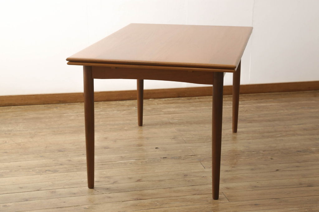 デンマークビンテージ　チーク材　シンプルなデザインが取り入れやすいダイニングテーブル(エクステンションテーブル、ドローリーフテーブル、食卓、ヴィンテージ)(R-058463)