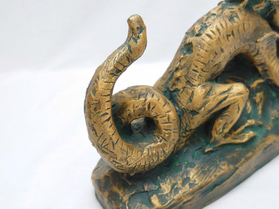 彫塑家　北村西望　「恵み」　龍　置物　銅像(共箱付き、置き物、辰、竜、ブロンズ製)(R-062745)