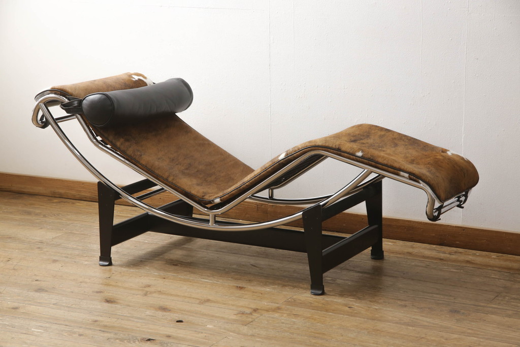 中古　美品　イタリア　Cassina(カッシーナ)　Le Corbusier(ル・コルビュジエ)　LC4　スタイリッシュで洗練された大人の空間を演出するシェーズロング(寝椅子、カウチ)(定価約92万円)(R-062252)