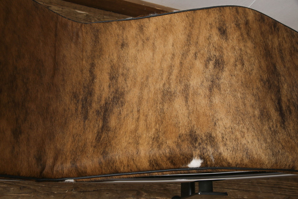 中古　美品　イタリア　Cassina(カッシーナ)　Le Corbusier(ル・コルビュジエ)　LC4　スタイリッシュで洗練された大人の空間を演出するシェーズロング(寝椅子、カウチ)(定価約92万円)(R-062252)