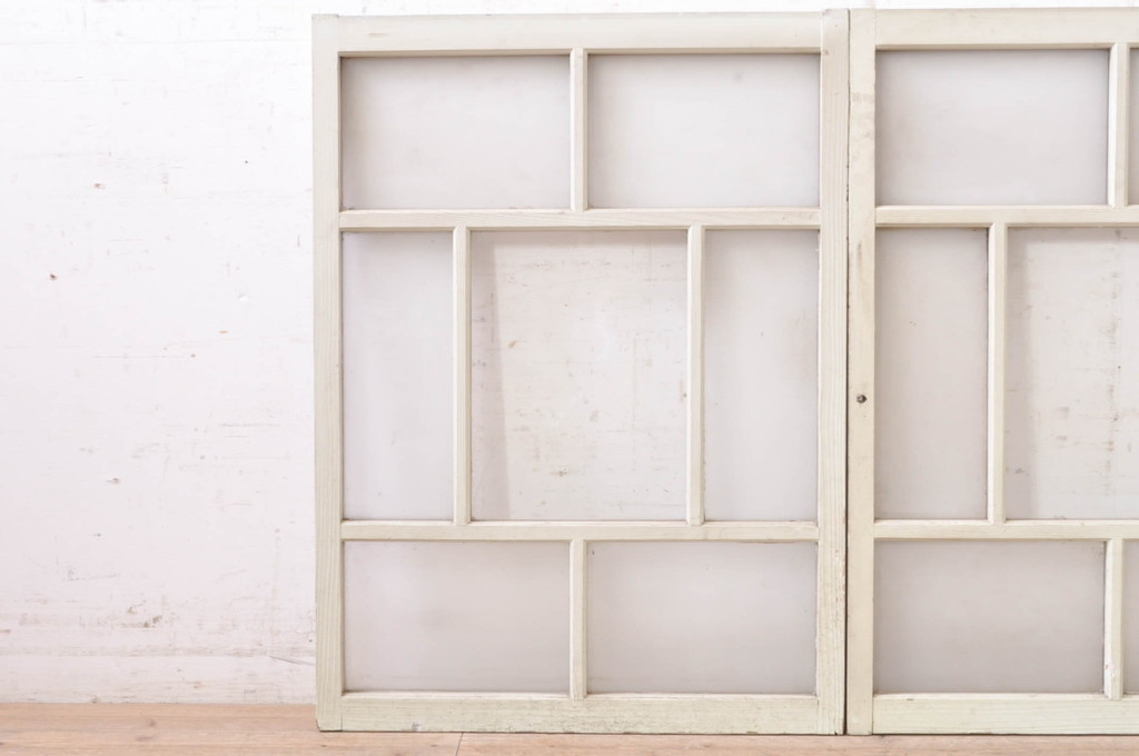 アンティーク建具　ペイント仕上げ限定　大正ロマンな空間づくりにおすすめのガラス窓2枚セット(引き戸、ガラス戸)(R-072944)