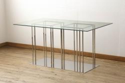 中古　美品　モデルルーム展示品　海外製　ガラス天板　スタイリッシュな空間づくりにおすすめのダイニングテーブル(4人掛け、食卓、ガラステーブル)(R-057770)
