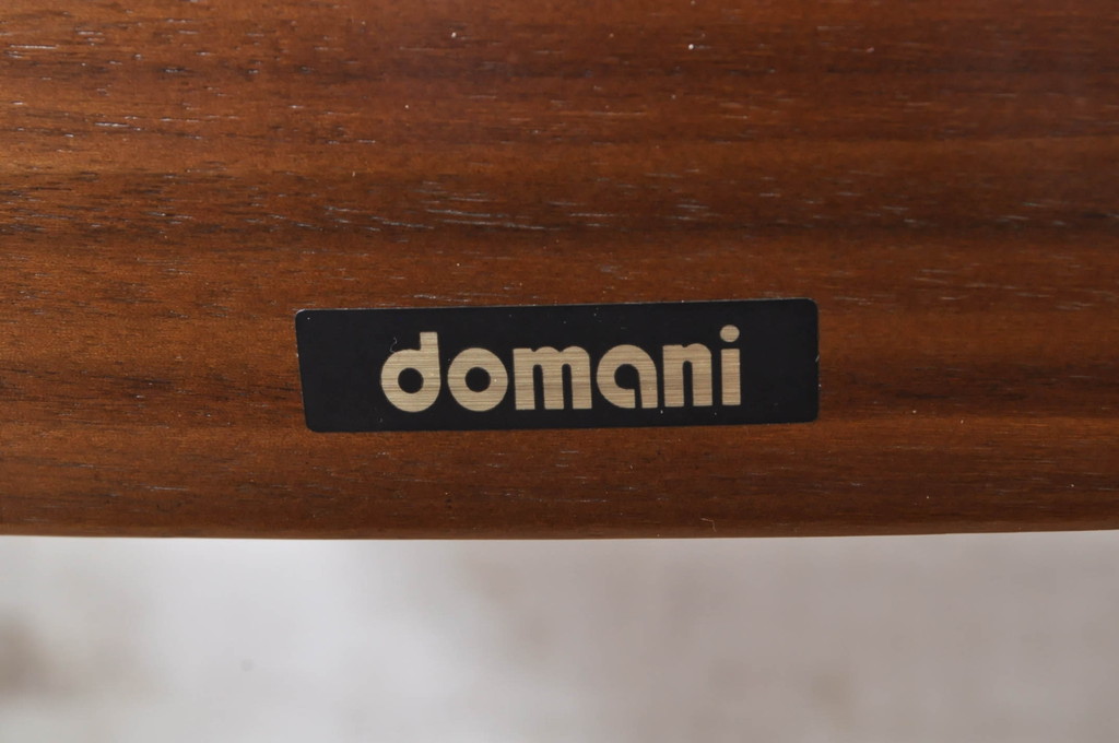 中古　カリモク家具(karimoku)　domani(ドマーニ)　Excel-Life(エクセルライフ)　ウォールナット材　シンプルなデザインが美しいダイニングチェア2脚セット(椅子、イス、いす)(定価2脚で約26万円)(R-072928)