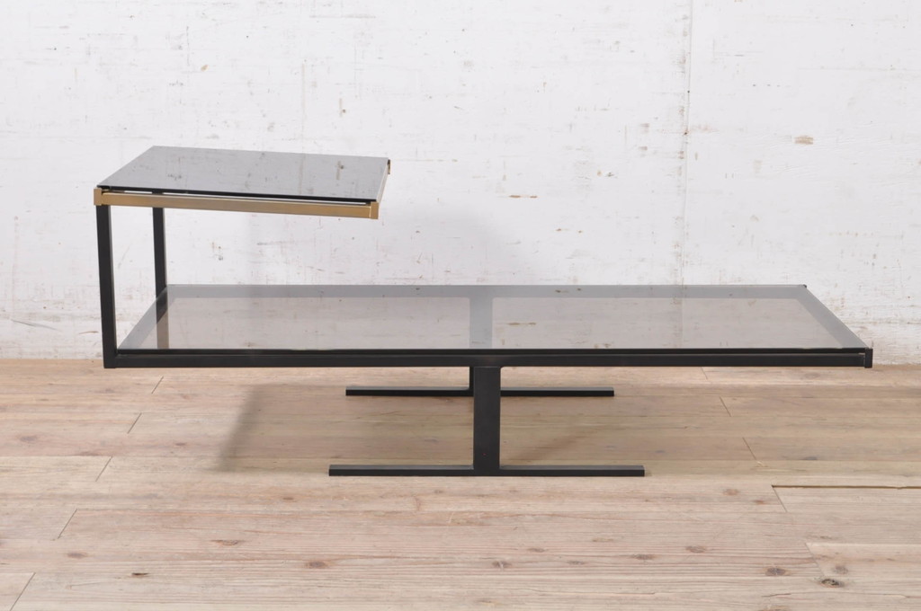 イタリアビンテージ　スタイリッシュでモダンなデザインが格好良いサイドテーブル(コンソールテーブル、コーヒーテーブル、カフェテーブル、ローテーブル、ヴィンテージ)(R-071375)