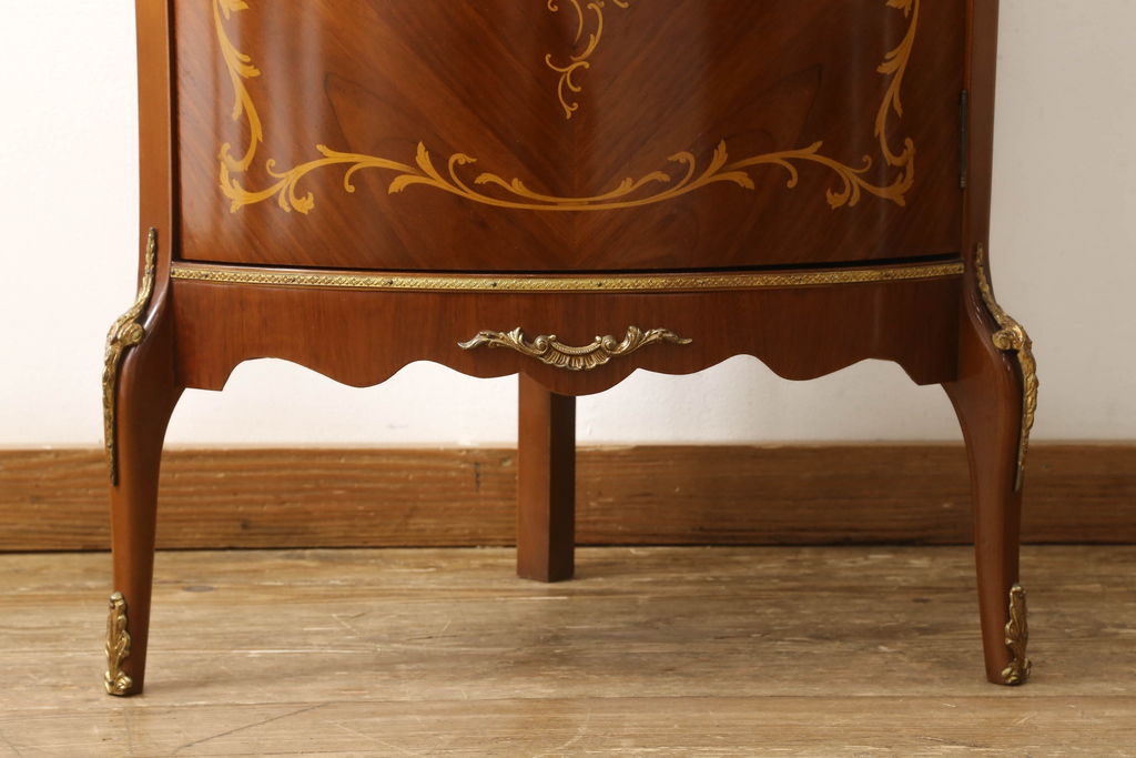 中古　高級　スペイン家具　象嵌　マホガニー材　繊細で華やかな装飾が気品溢れるコーナーキャビネット(ショーケース、飾り棚、収納棚)(R-057715)