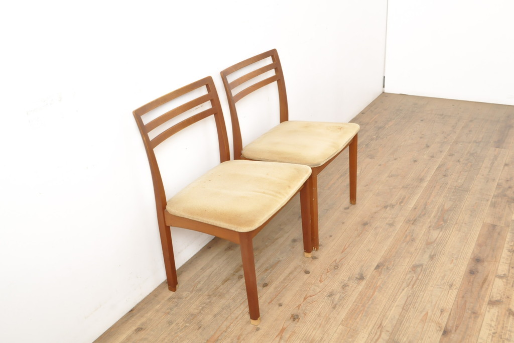 希少!ビンテージモビリア　イタリア　チーク材製のモダンなダイニングチェア2脚セット(椅子、イス、ヴィンテージ)(R-055992)