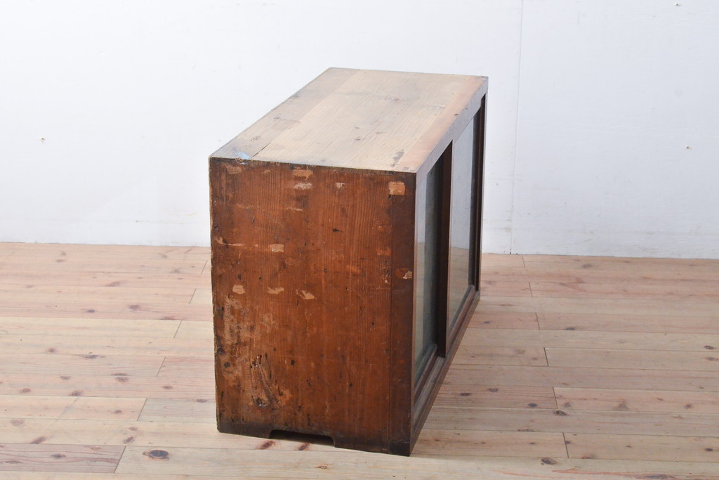 和製アンティーク　大正期に作られたシンプルで味わい深い収納棚(テレビ台、テレビボード、ローボード)(R-055974)