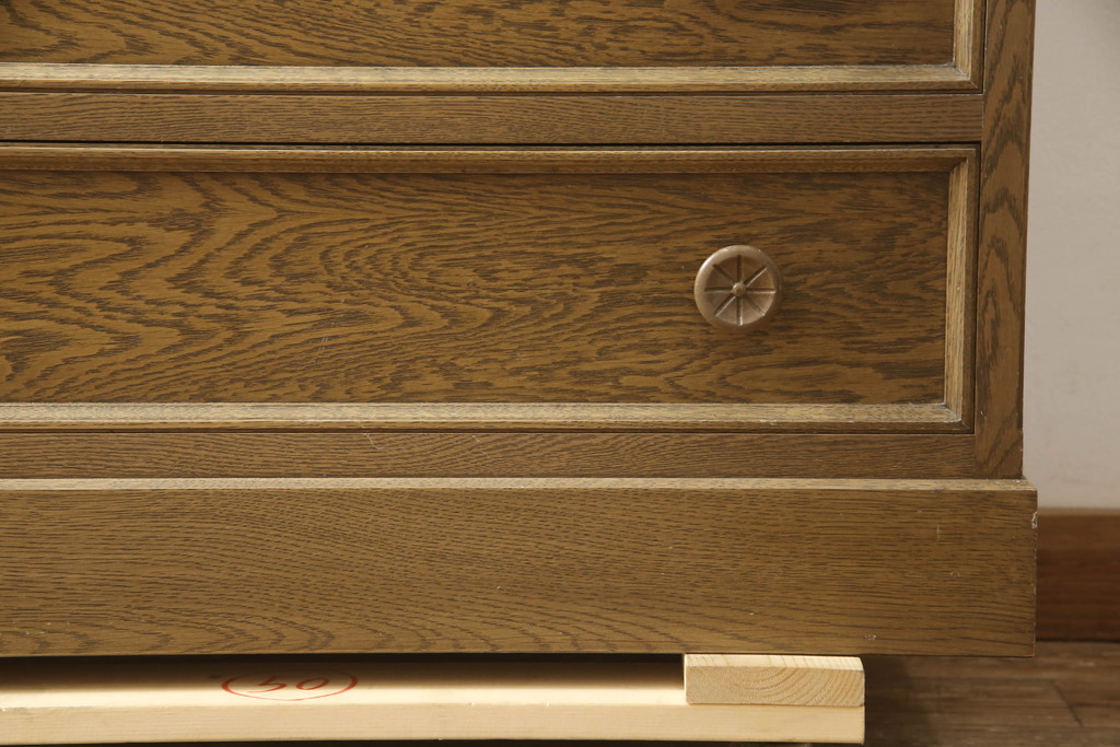 和製ビンテージ　神戸洋家具　オーク材　上品な佇まいが魅力の小振りなチェスト(洋服タンス、引き出し、サイドチェスト、ヴィンテージ)(R-066530)