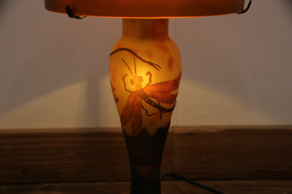 中古　エミールガレ風　トンボと自然の情景を描いた美しいテーブルスタンド(テーブルライト、ランプ、照明)(R-056511)