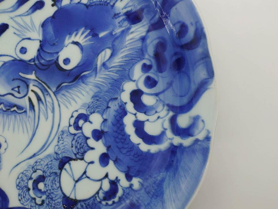 江戸期　古伊万里　染付　龍図　約32cm　1尺皿　藍色の濃淡で表現された迫力のある大皿(輪花、和皿、和食器、一尺)(R-074988)