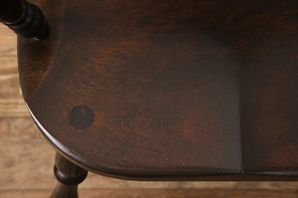 【セミオーダー家具実例】松本民芸家具のキャプテンチェアを高品質リペアし、耐久性が高くお手入れしやすいクリア塗装をして仕上げました。細かい傷などもきれいに修復しています。(アームチェア、椅子、イス)