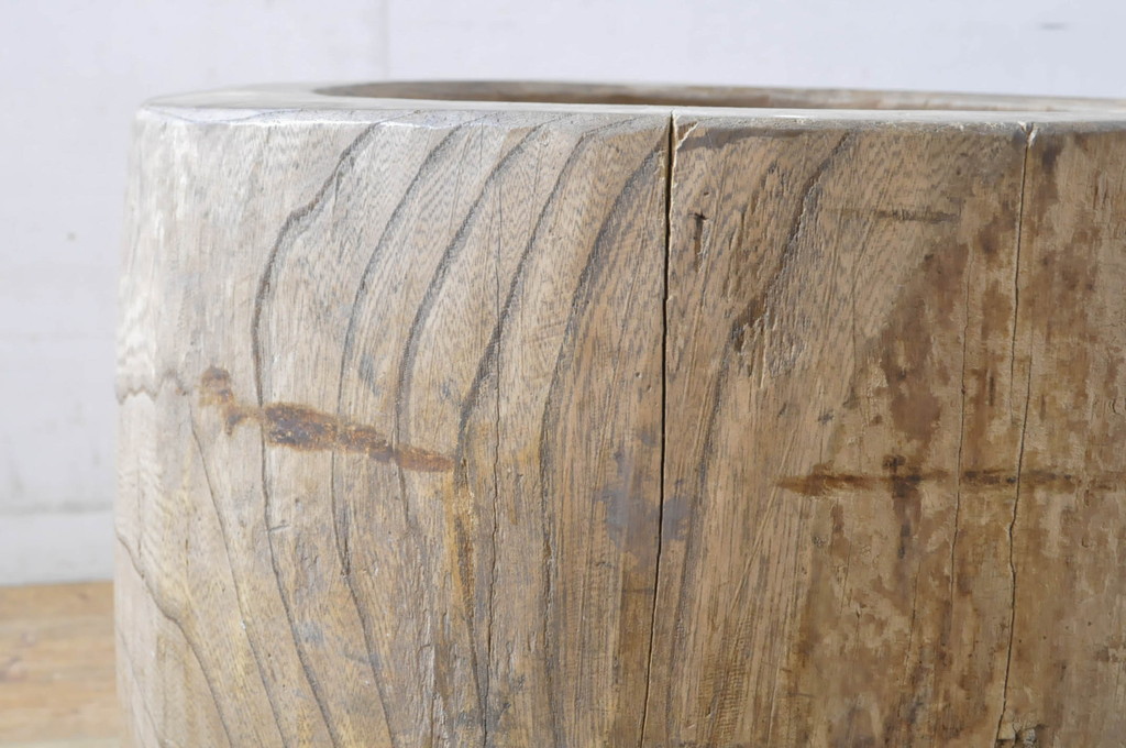 ビンテージ雑貨　味わい深い欅(ケヤキ)材の臼と杵のセット(うす、ウス、きね、キネ、ディスプレイ)(R-065138)