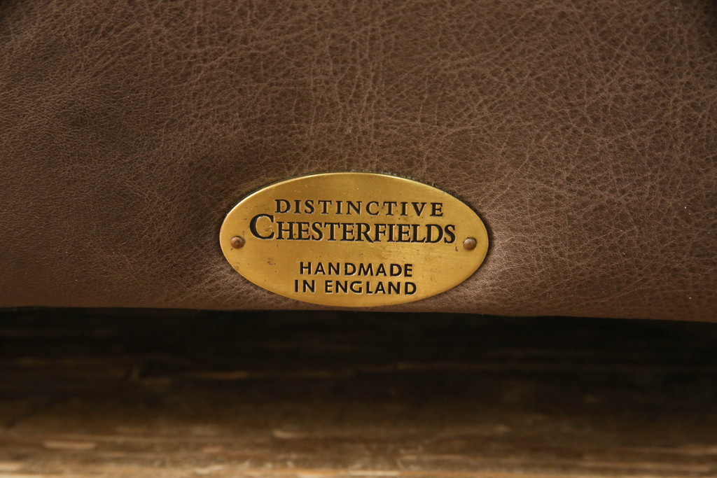 中古　イギリスハンドメイド家具　DISTINCTIVE CHESTERFIELDS(ディスティンクティブ・チェスターフィールド)　本革(レザー)　上質な空間づくりに取り入れたいチェスターフィールドソファ(3人掛け、三人掛け、英国)(R-066371)