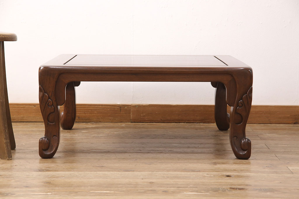 中古　カリン材　赤みがかった色味と艶やかな木肌が美しい正方形の座卓(ローテーブル、花梨材)(R-050908)
