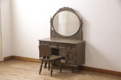 アンティーク家具　イギリスアンティーク　控えめな装飾と落ち着いた色味が魅力的なダイニングチェア(ワークチェア、椅子)