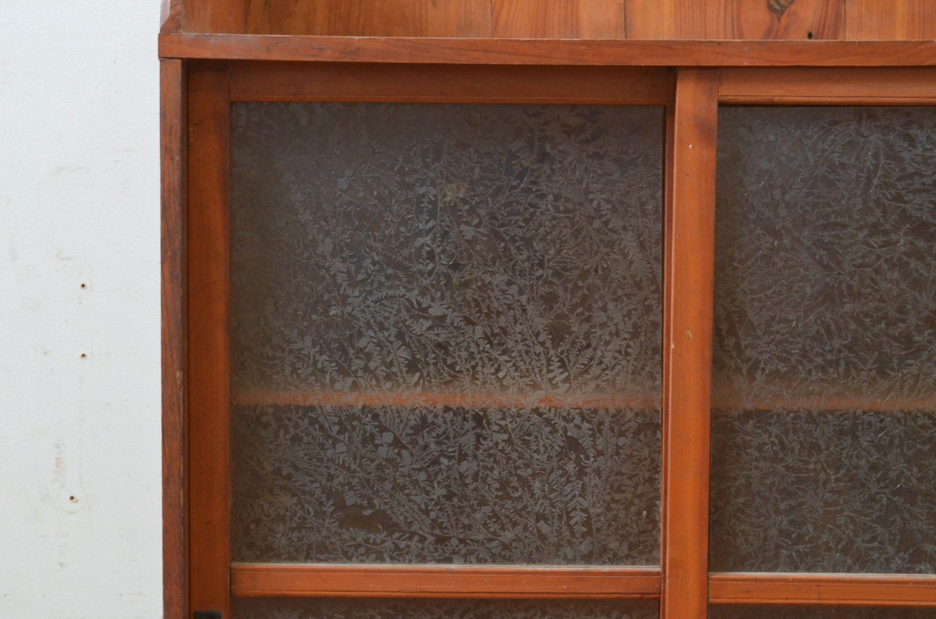 和製アンティーク　レトロな雰囲気溢れる結露ガラス本箱(戸棚、収納棚、飾り棚、ブックケース、サイドキャビネット)(R-073705)