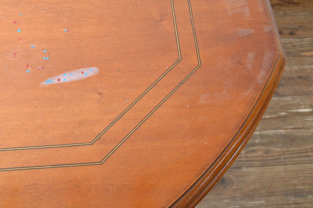 中古　IDC大塚家具取り扱い　イタリア高級家具　メデア(Medea)　クラシカルな佇まいが美しいダイニングテーブル(定価約100万円)(食卓)(R-075364)
