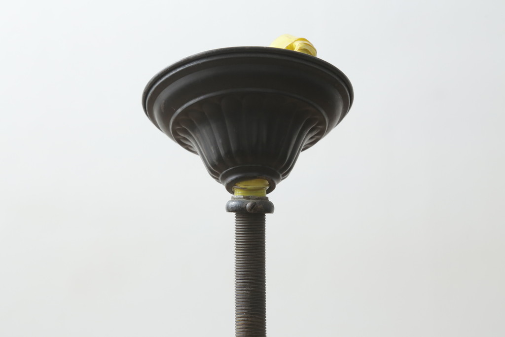 アンティーク照明　ユニークなデザインが目を惹く2灯シャンデリア(天井照明、吊り下げ照明)(R-074897)