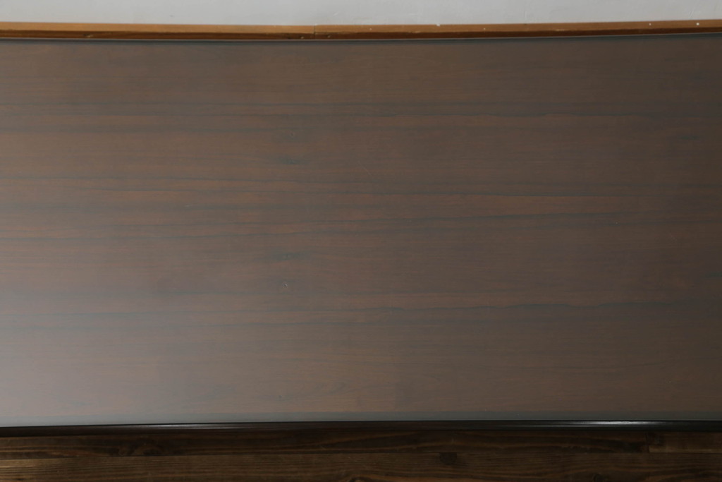 北欧ビンテージ　ノルウェー　S MOBLER(モブラー)　rasmus solberg cabinetmaker norway(ラスムスソルベルグ) 　ローズウッド材　シンプルモダンで曲線の優しいセンターテーブル(ローテーブル、ヴィンテージ)(R-058182)