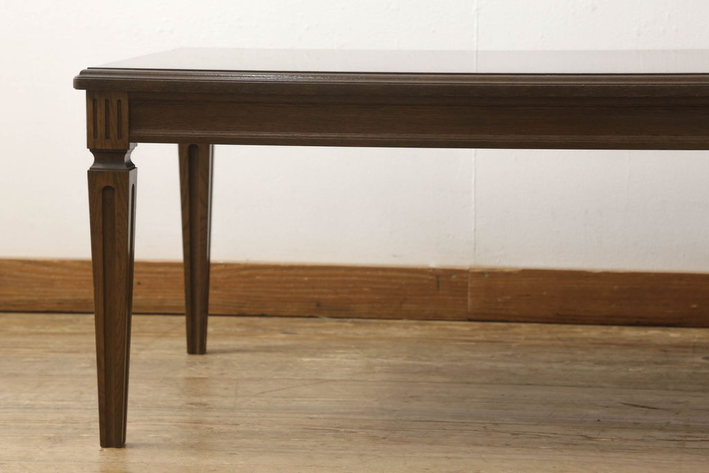 中古　超美品　カリモク家具　domani(ドマーニ)　QUEENS　LIFE(クイーンズライフ)　クラシカルな佇まいが美しいセンターテーブル(定価約19万円)(ローテーブル、コンソールテーブル)(R-055123)