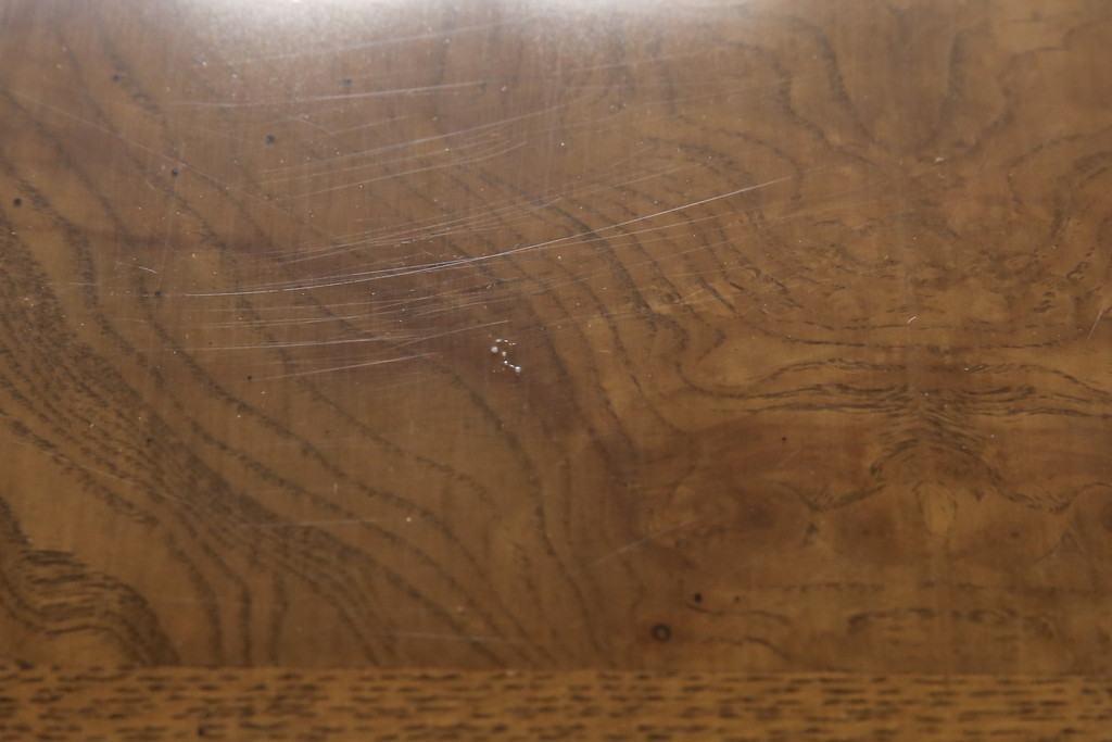 中古　美品　カリモク家具(karimoku)　domani(ドマーニ)　Morganton(モーガントン)　直線のシルエットが印象的なライトコニャック色ダイニングテーブル(食卓)(定価約19万円)(R-052879)