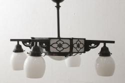 アンティーク照明　イギリスアンティーク　キャンドルスタンド型　クラシカルな装飾が目をひくテーブルランプ(スタンドライト、卓上照明)(R-042344)