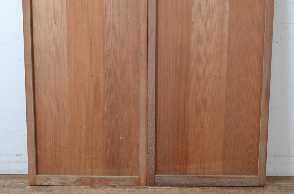 アンティーク建具　細かなマス目(升目)格子が美しい両開き扉1対(2枚セット)(窓、木製戸)(R-065339)