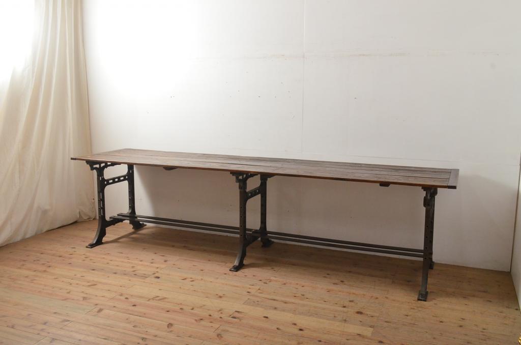 フランスアンティーク　パイン材　 特大!インダストリアルな空間づくりにおすすめの鉄脚テーブル(作業台、アイアンレッグワークデスク、在宅ワーク、在宅用)(R-057182)