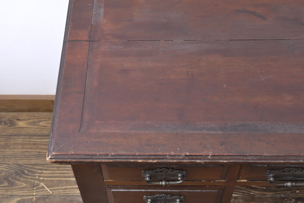 イギリスアンティーク　レザートップ　マホガニー材　意匠を凝らした気品漂うニーホールデスク(両袖机、テーブル、ワークデスク、在宅ワーク、在宅用、作業デスク)(R-057245)