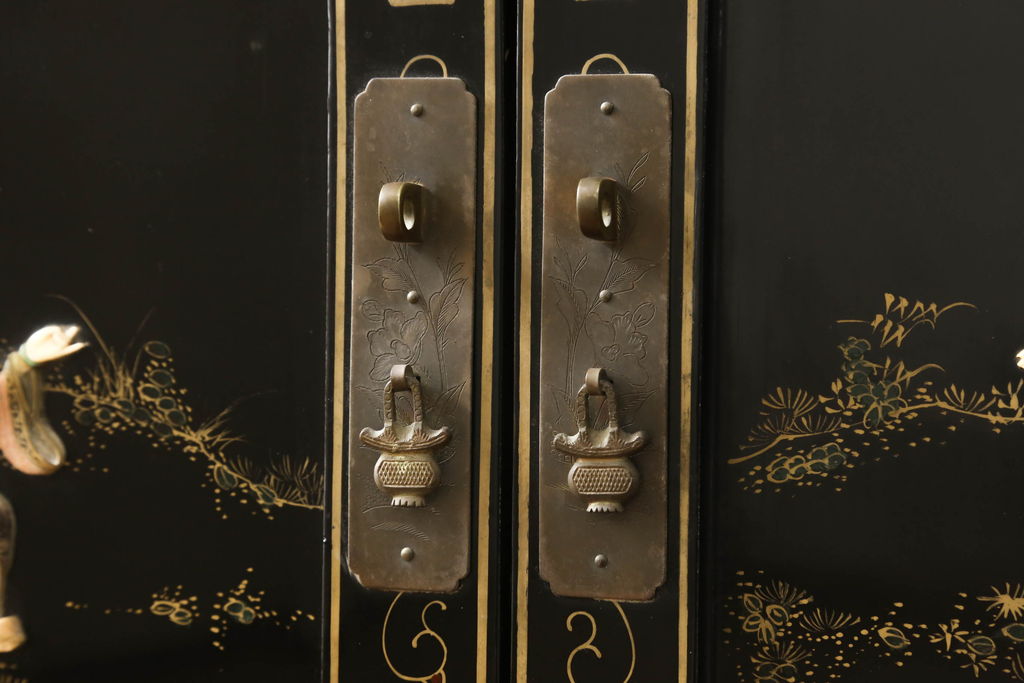 アジアビンテージ　中国デザイン　豪華な石細工が目を引く、まるで美術品のようなキャビネット(戸棚、収納棚、ヴィンテージ)(R-057869)