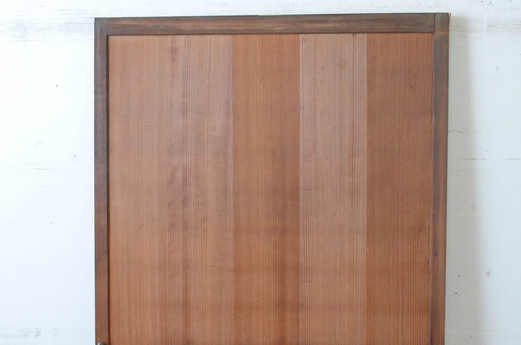 アンティーク建具　上質な銅製のつまみ付き舞良戸扉1枚(まいらど、板戸、ドア)(R-065471)