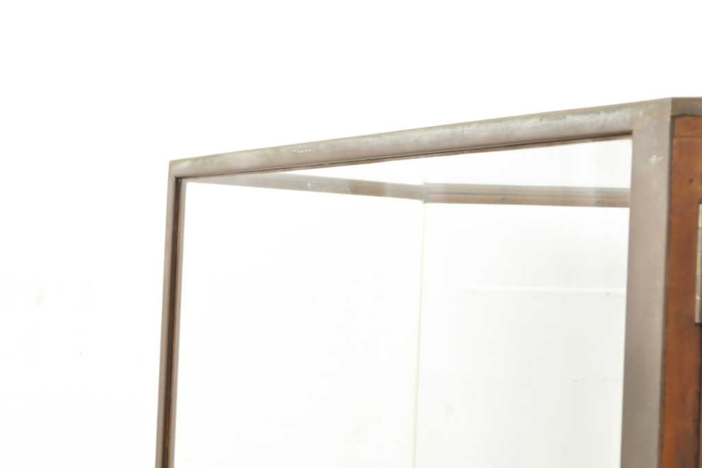 フランスアンティーク　COURTNEY　POPE　真鍮　六角形のフォルムがお洒落なガラスケース(ショーケース、店舗什器、陳列棚)(R-057198)