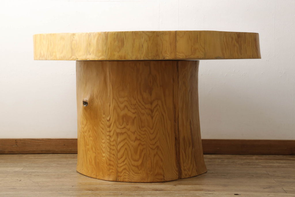 中古　秋田杉　木の風合いを感じられる輪切りテーブルと削り出しの椅子のセット(机、板座チェア、イス、ダイニングテーブル)(R-058727)