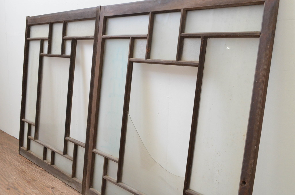 アンティーク建具　大正ロマン　ノスタルジックな雰囲気を醸し出すガラス窓2枚セット(引き戸、ガラス戸)(R-066003)